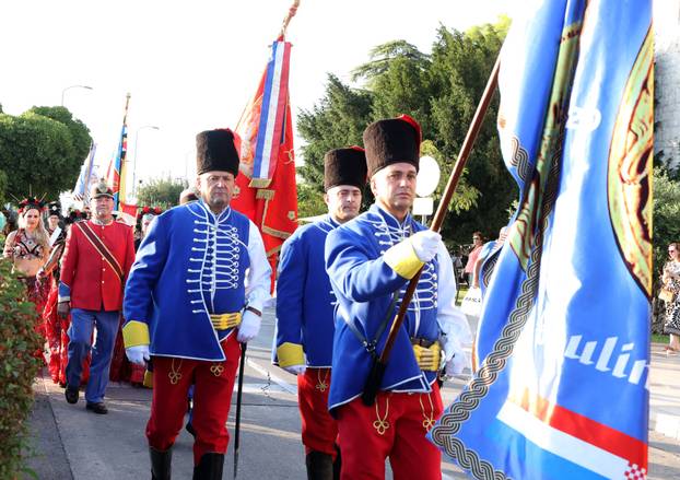 Šibenik: Nakon mimohoda otvoren je 16. Sajam u srednjovjekovnom Šibeniku