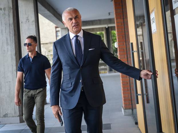 Dolazak Zvezdana Terzića na sud zbog optužbi da je protupravno prisvojio novac unutar FK Crvene Zvezde kao generalni direktor 