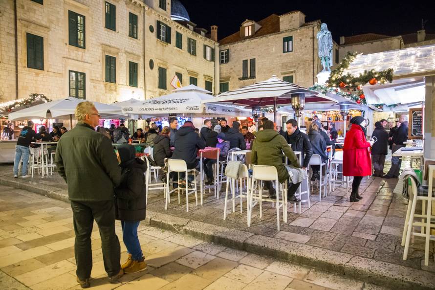 Bilo kuda, Advent svuda: Evo kako izgledaju hrvatski gradovi