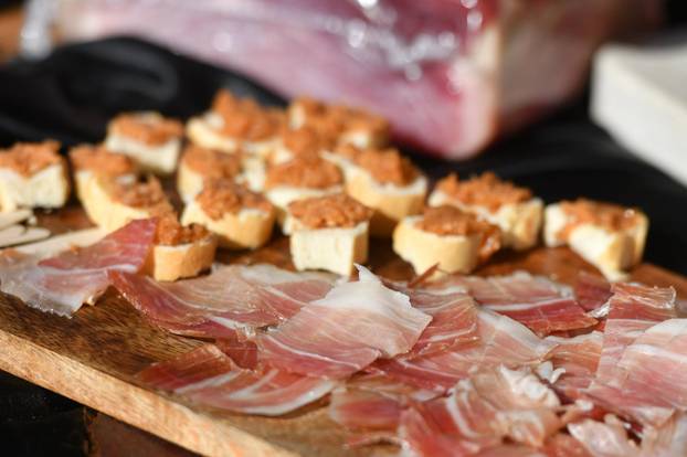 šibenik: Sajam u skolpu 11.Dana hrvatskog pršuta