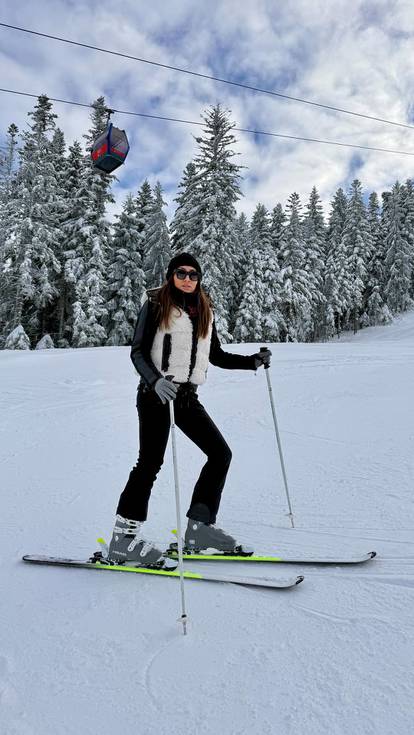 FOTO Tange i bikinije zamijenile su skijama! Koje inačice slavnih žena su bolje - ljetne ili zimske?