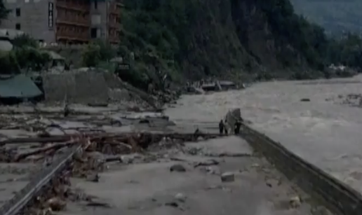 Katastrofalne poplave u Indiji: Poginulo je najmanje 72 ljudi, a mnoge ceste su jako oštećene