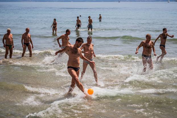 Split: Proljetni ugođaj na Bačvicama