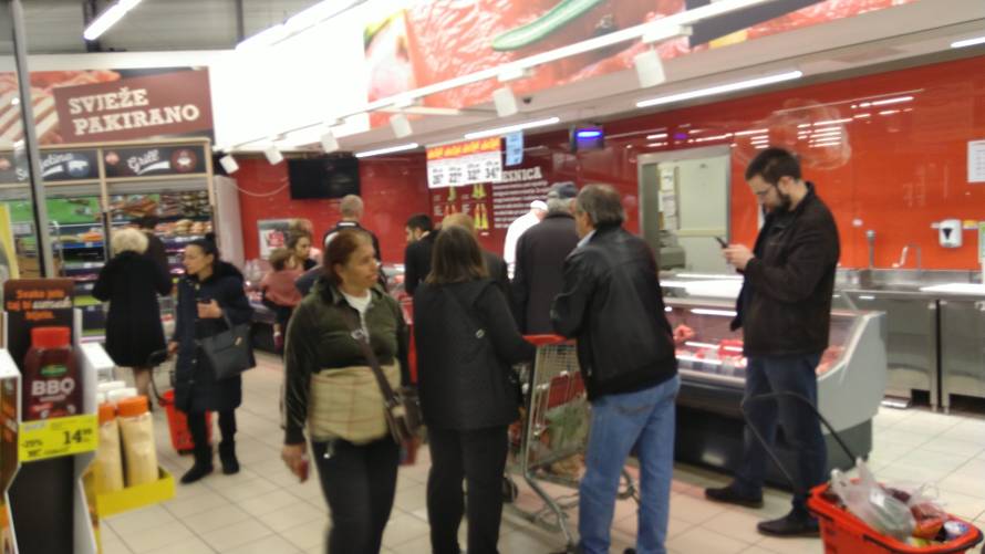 Hrvati pohrlili u dućane: 'Uzeli su ogromne zalihe ulja, mesa...'