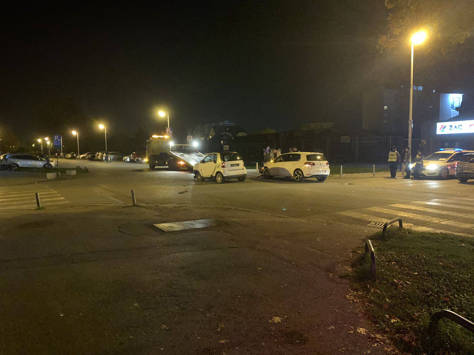 Krš i lom u Dubravi: Sudar dva auta, vozača odveli na traumu