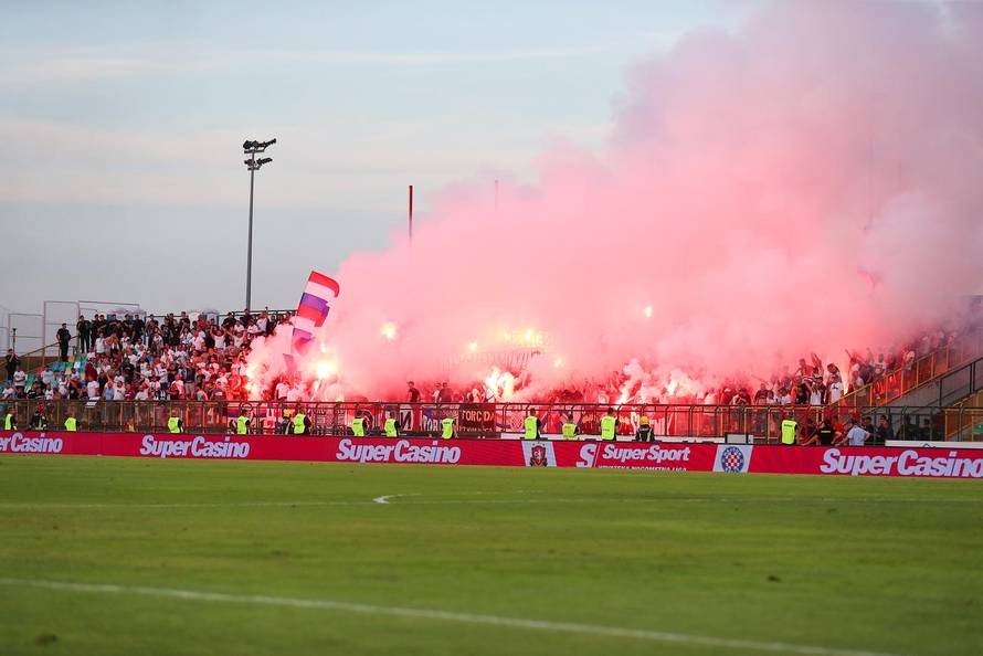 Navija?i na tribinama prate susret Gorice i Hajduka