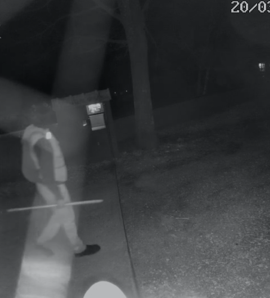 VIDEO Strah zbog maskiranog provalnika u Zagrebu: 'Noću ulazi u dvorišta, provaljuje...'