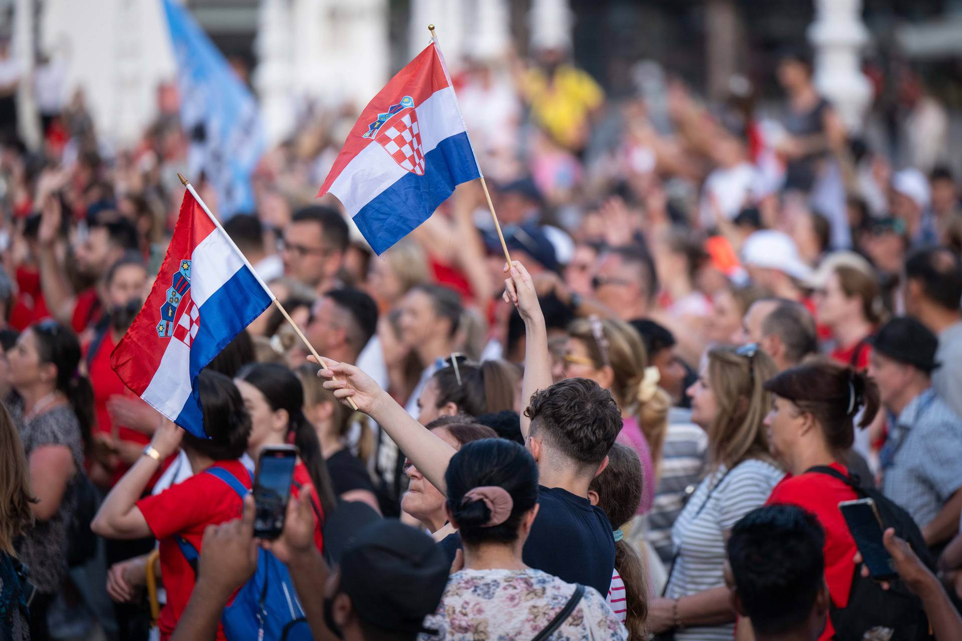 Zagreb: Dolazak hodočasnika Antunovskog hoda iz Sesvetskih sela na Trg bana Josipa Jelačića