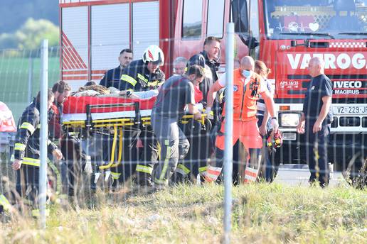 Strašna nesreća na A4: Autobus sletio s ceste, 12 ljudi poginulo, među njima je i vozač busa