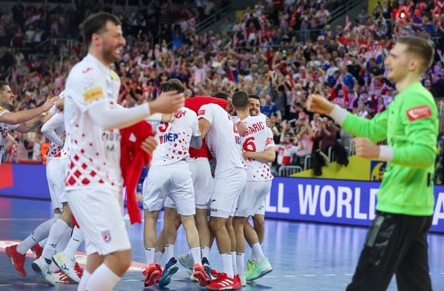 Hrvatski rukometaši slave nakon što su svladali Island 32:26