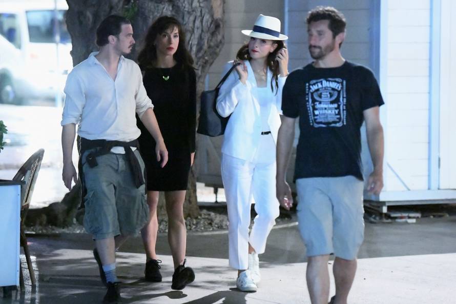 Niko KranjÃ¨ar, Zrinka CviteÅ¡iÃ¦ i DuÅ¡an BuÃ¨an druÅ¾ili se nakon predstave "Tko pjeva zlo ne misli"