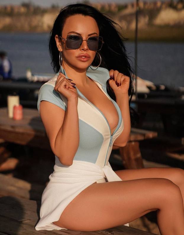 Je li ovo najzgodnija baka na svijetu? 'Upucavaju mi se i do deset godina mlađi muškarci'