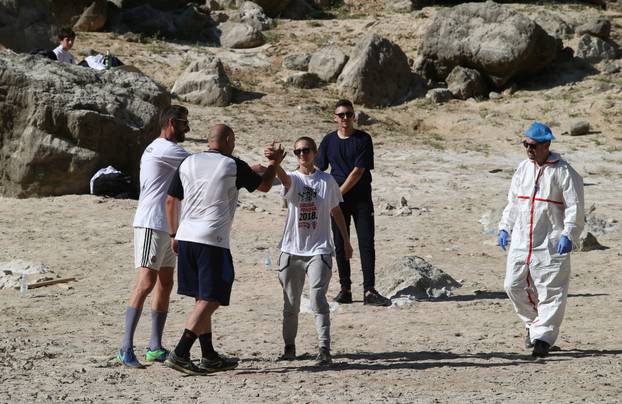 ARHIVA: Utakmica na dnu isušenog Modrog jezera koje danas doseže rekordan vodostaj