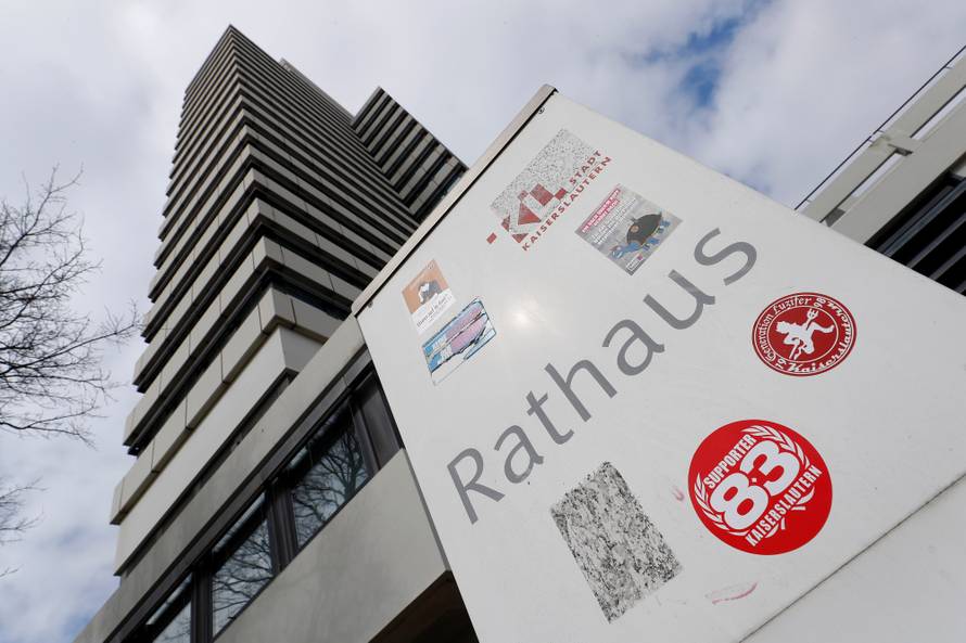 Town halls in several German cities were evacuated after threats