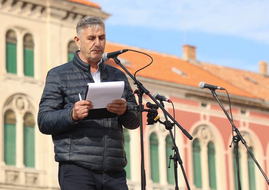 Split: Torcida na Rivi održala prosvjed