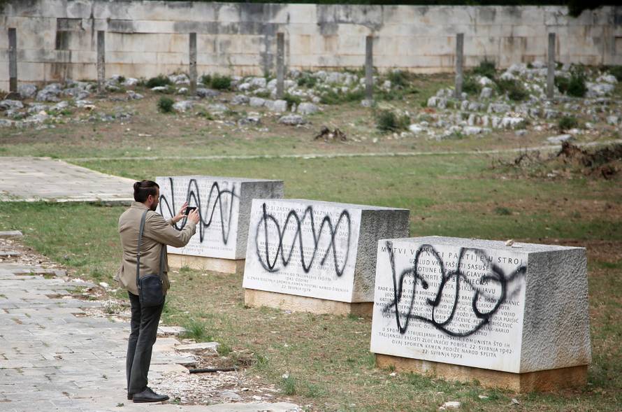 Šibenik: Išarani spomenici uoči polaganja vijenaca povodom Dana antifašističke borbe na Šubićevcu