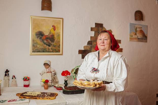 Sveti Križ Začretje: Četiri gospođe snimaju starinske recepte iz zagorskog kraja za društvene mreže