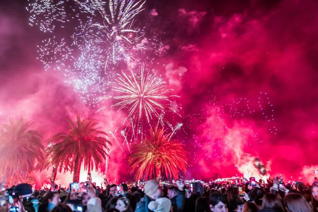 Željko Bebek i Baby Lasagna uvelu su Split u Novu 2026. godinu uz vatromet i dronove