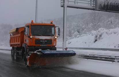 Planirate na put? Ovo su pravila za zimsku opremu u zemljama oko nas, neki uveli nova pravila
