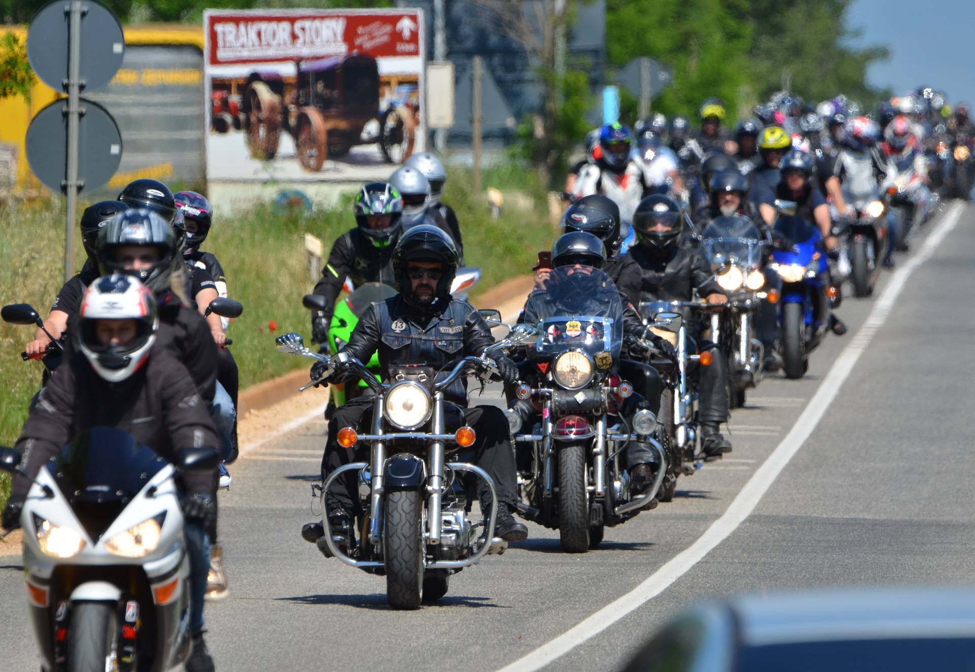 Bikeri okupirali Poreč: Uživali su u utrkama i ludim vožnjama