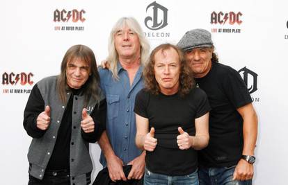 M. Young, gitarist AC/DC-ja u bolnici, nema detalja o bolesti