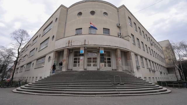 Zagreb: Konferencija za medije nakon incidenta u Klasičnoj gimnaziji u Križanićevoj ulici