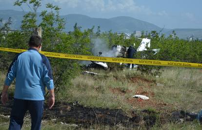 Pao zrakoplov, poginulo petero ljudi, od kojih je troje djece