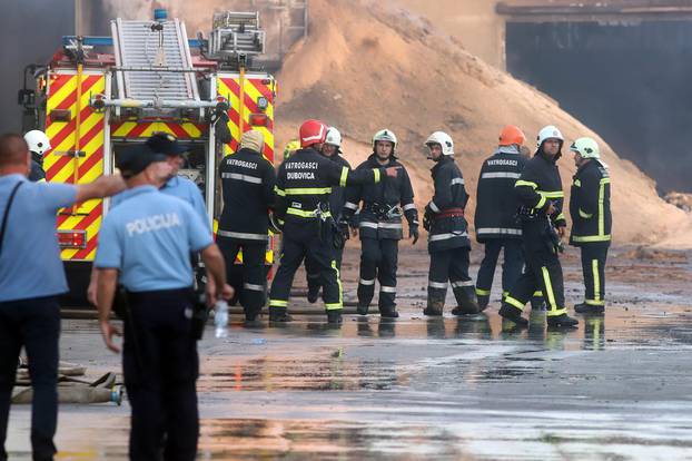 Veliki Bukovec: Jedna osoba ozlijeđena u eksploziji silosa i požara u pilani