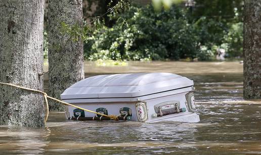 Strašna kataklizma u Louisiani iz grobnica izbacila lijesove...