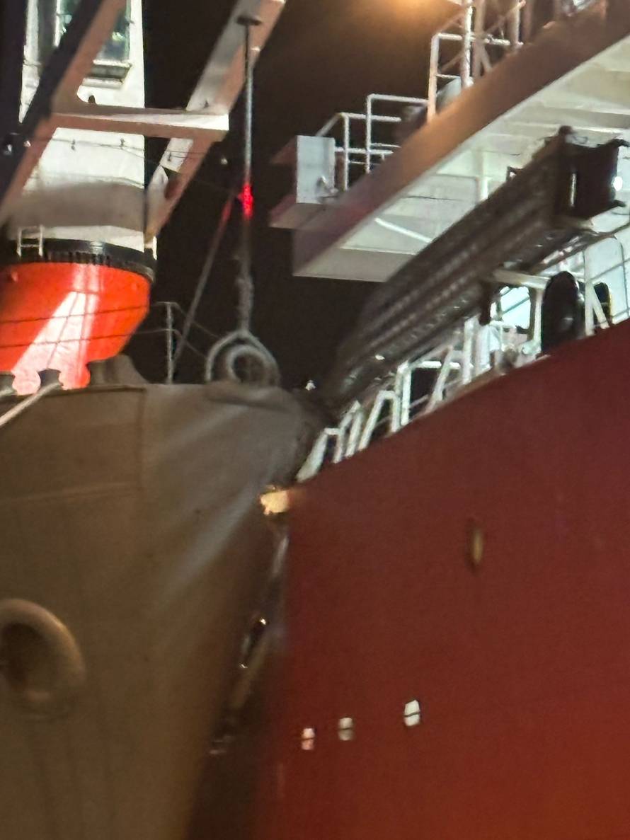 Bio je Titov ploveći hotel, godinama propadao, a sada je nastradao na petak 13.