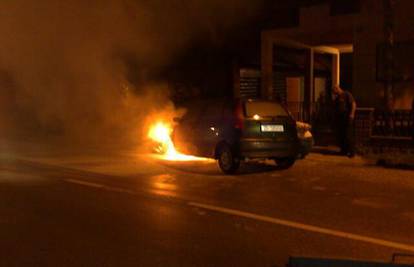 Vozačica i putnica bježale su iz gorućeg Fiat Punta