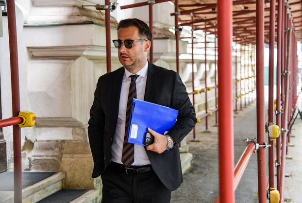 Zagreb: Slaviša Penava i Denis Bilić  u pratnji policije dovedeni na Županijski sud 