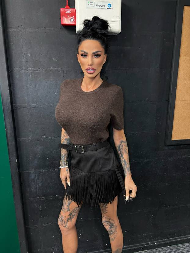 FOTO Bivši reprezentativac se uzbudio pa platio 18+ modelu da mu glumi bivšu: Htio je  spoj