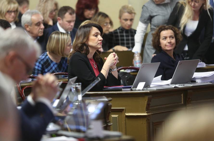 Zagreb: Nakon brojnih stanki poÄela rasprava o proraÄunu za 2019. godinu