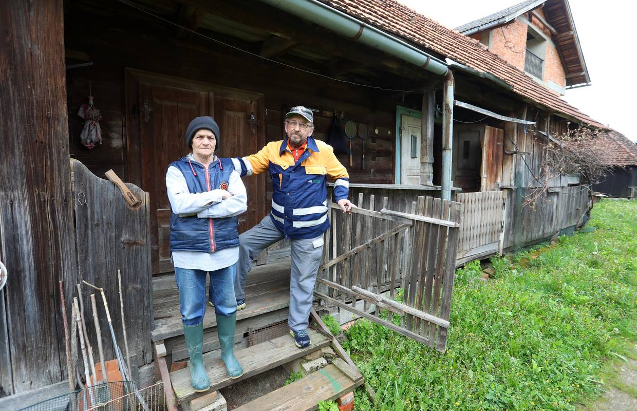 Ivan i Božica žive od 960 kuna u kući pred raspadom: 'Platimo račune, a za hranu što ostane'