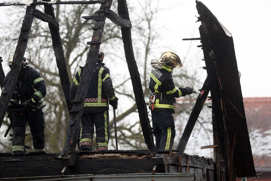 Drama kod Zagreba: Izvukla nepokretnog muža iz požara