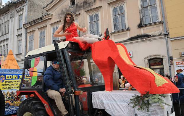 Velika povorka maskiranih grupa na 200. Samoborskom fašniku