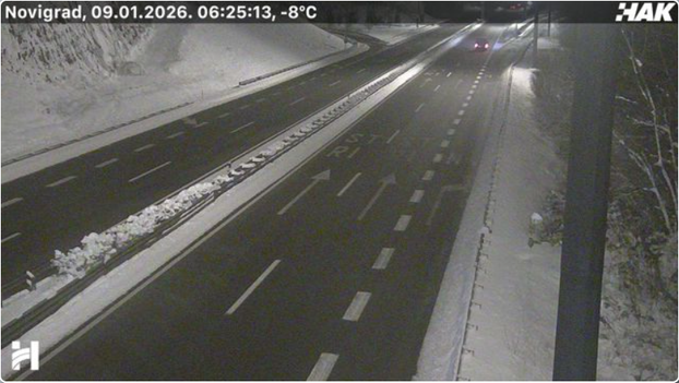 FOTO Snijeg, led i debeli minusi: Pogledajte stanje na cestama, u Lici i Dalmaciji pada snijeg