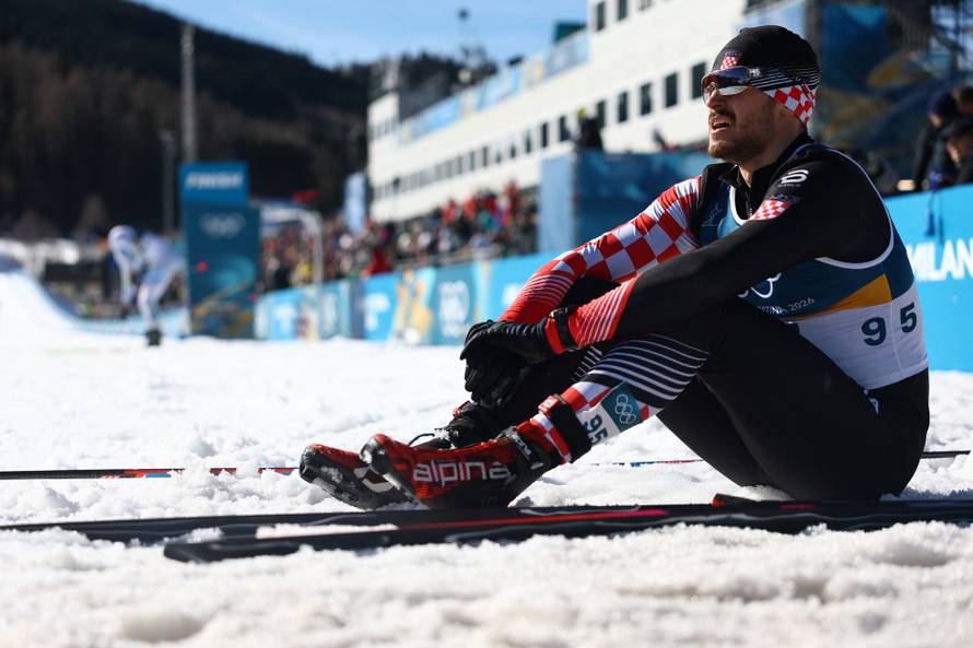 Cross-Country Skiing - Men's 10km Interval Start Free
