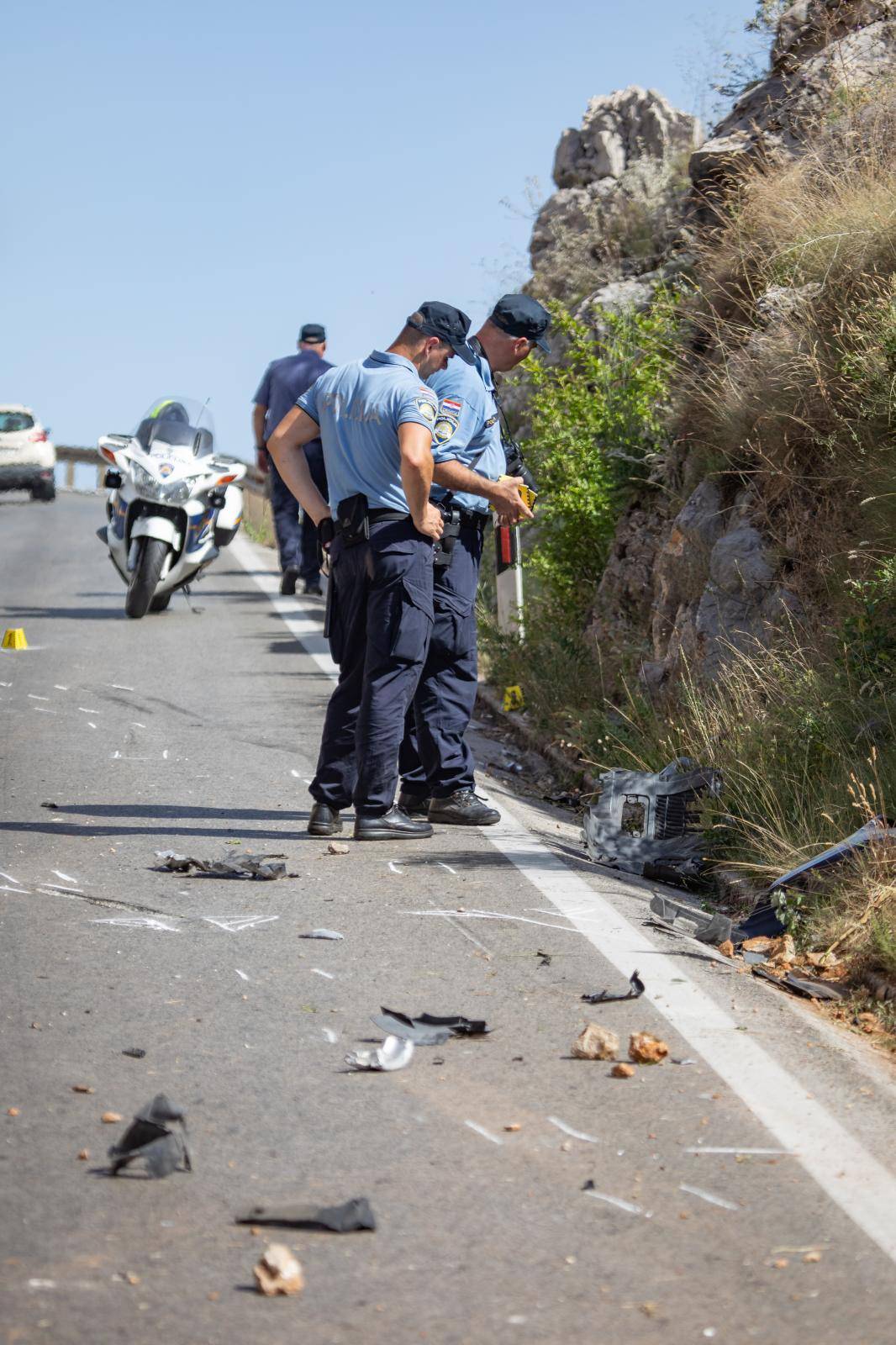 Dva automobila sletjela u provaliju nedaleko Dubrovnika