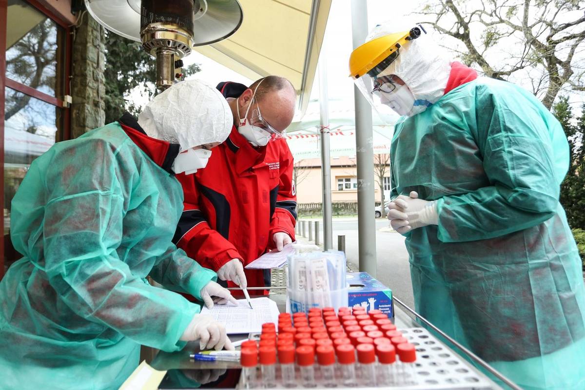Troje u bolnici, strahuje se da će broj oboljelih štićenika rasti