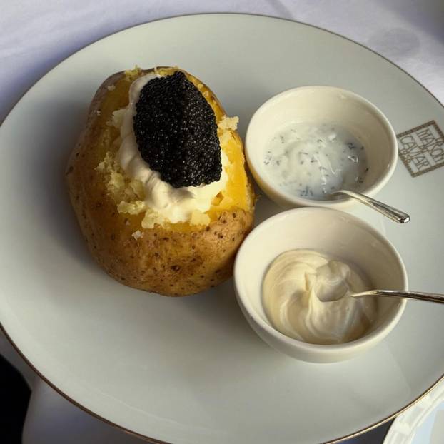 FOTO Anđeosko lice! Evo zašto se ova ljepotica nalazi na listi najzgodnijih modela na svijetu