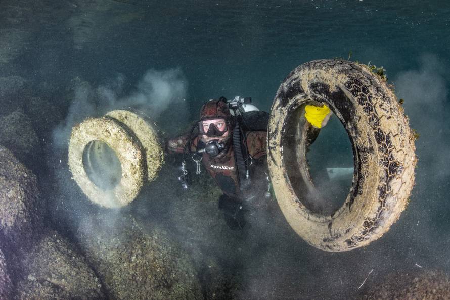 S morskog dna kod Splita izvadili više od 50 kubika otpada