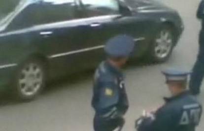 Ruski policajac isto kao i hrvatski kolega uzeo mito
