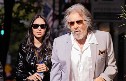 Al Pacino (83) i mlađahna Noor (29) prošetali zajedno: Par prije dva mjeseca dobio sina Romana