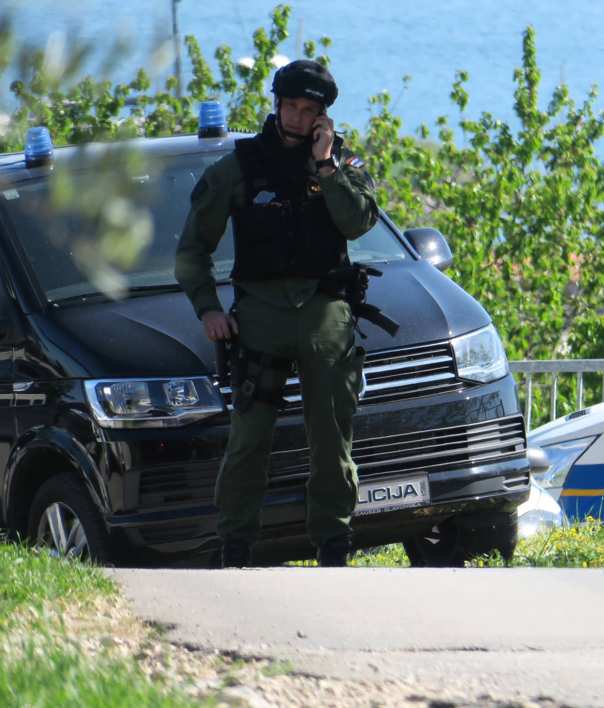 Predao se policiji: Muškarac je pucao u kući u Kaštel Sućurcu