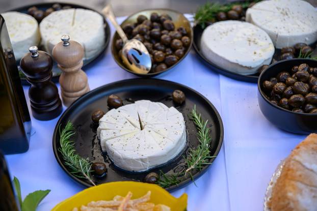 Dubrovnik: Tradicionalna Dubrovačka trpeza na Stradunu