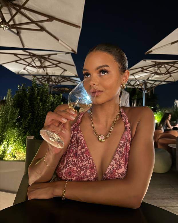 FOTO Tko kaže da je hladno? Ova plivačica podigla je temperaturu brže od radijatora!