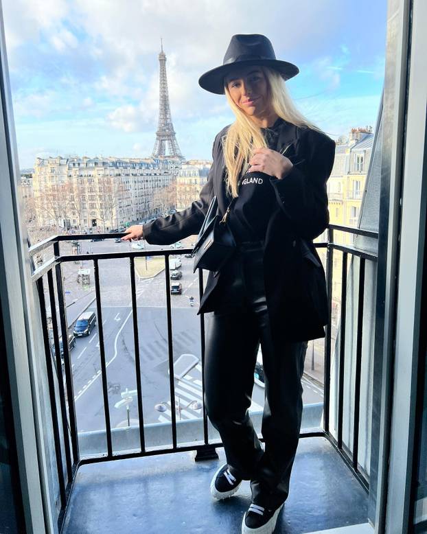 FOTO Prvakinja Europe skinula dres i ušla u povijest. Na prvi je spoj išla u salon namještaja