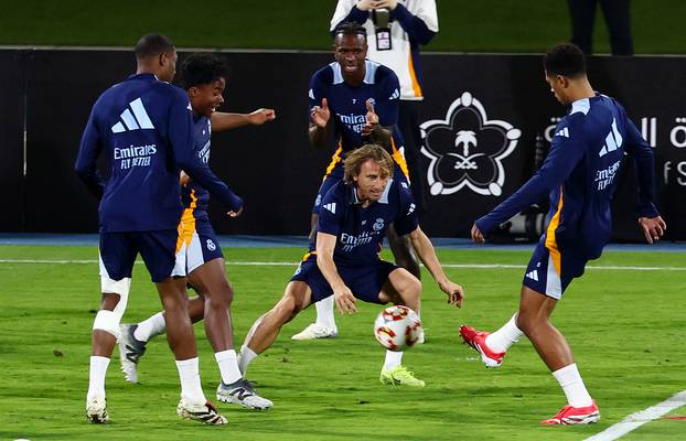 Spanish Super Cup - Semi Final - Real Madrid Training